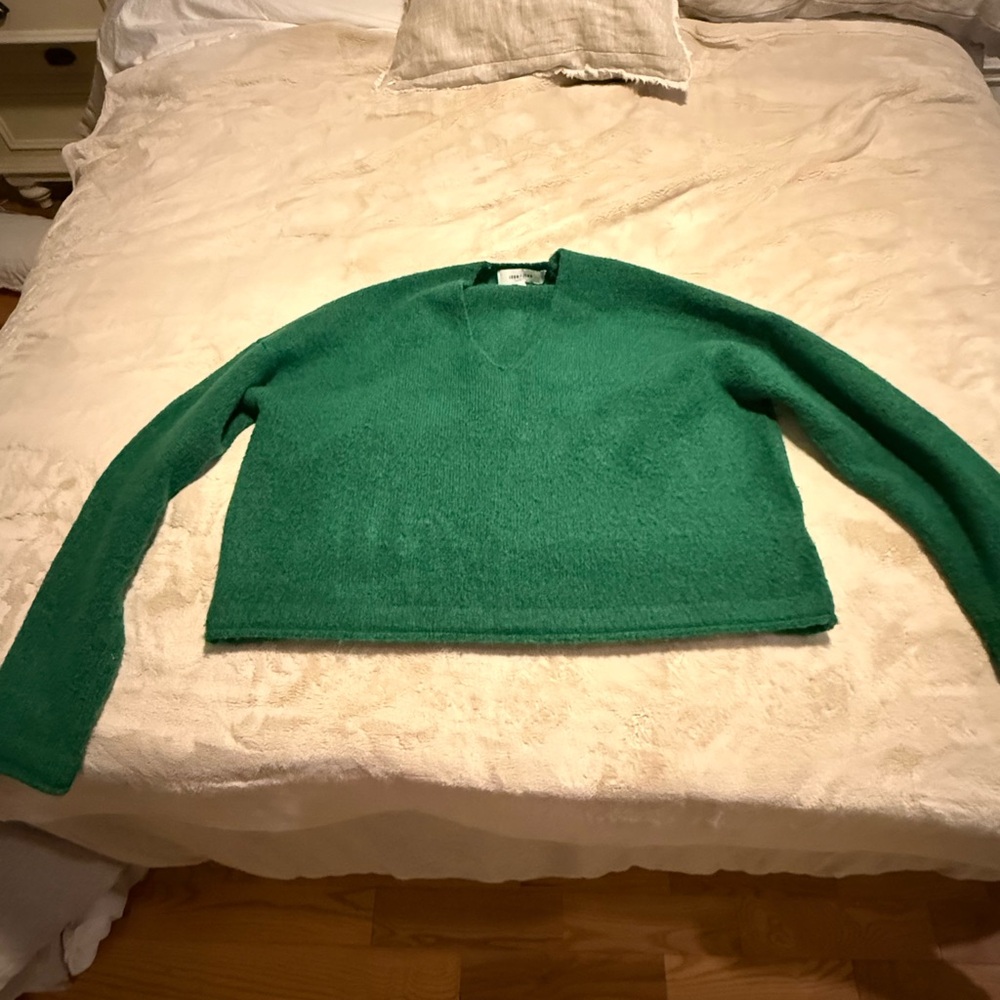 Elegant Green V-Neck Women's Sweater